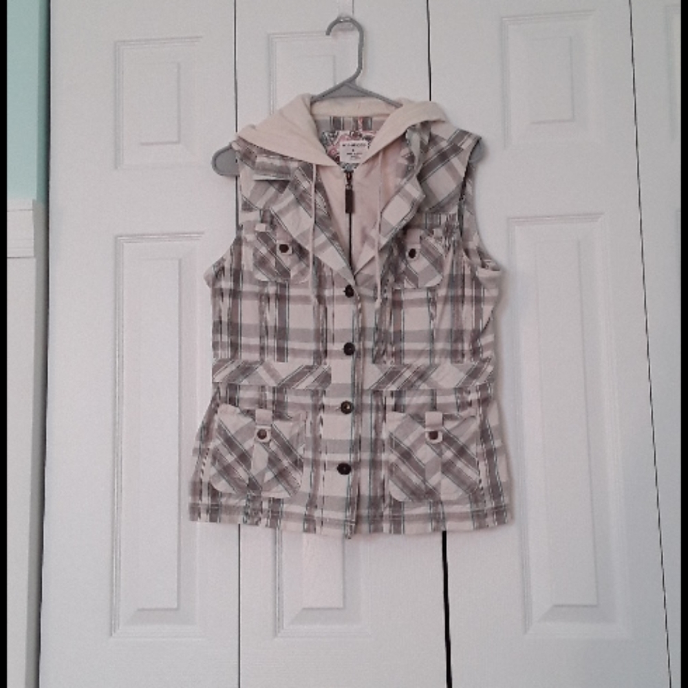 Maurices Vest